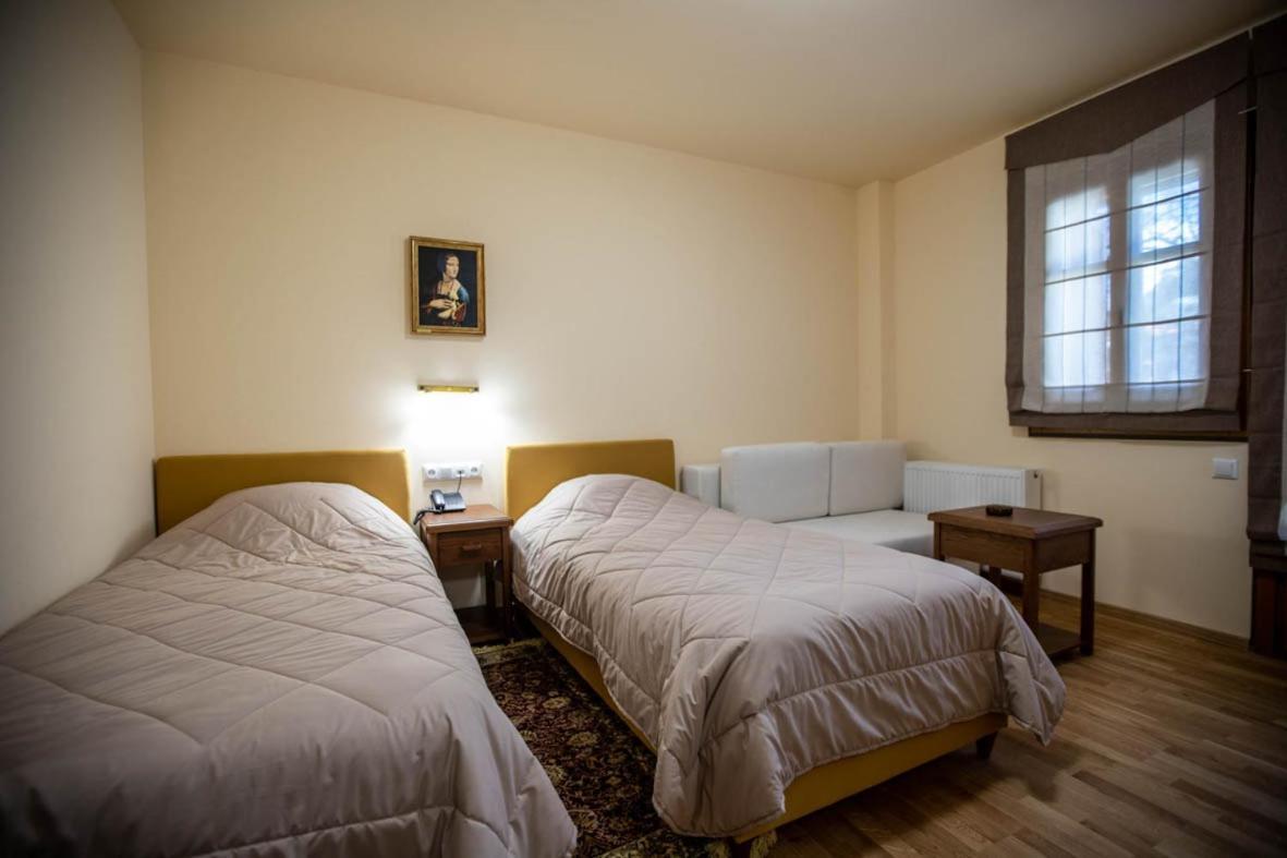 Rentinia Inn Rentína エクステリア 写真
